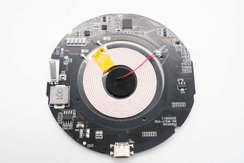 倍思15w磁吸無(wú)線充電器拆解,采用永銘超小型濾波電容